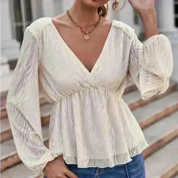 Plunging Neck Lantern Sleeve Peplum Blouse - Picture 3 of 10